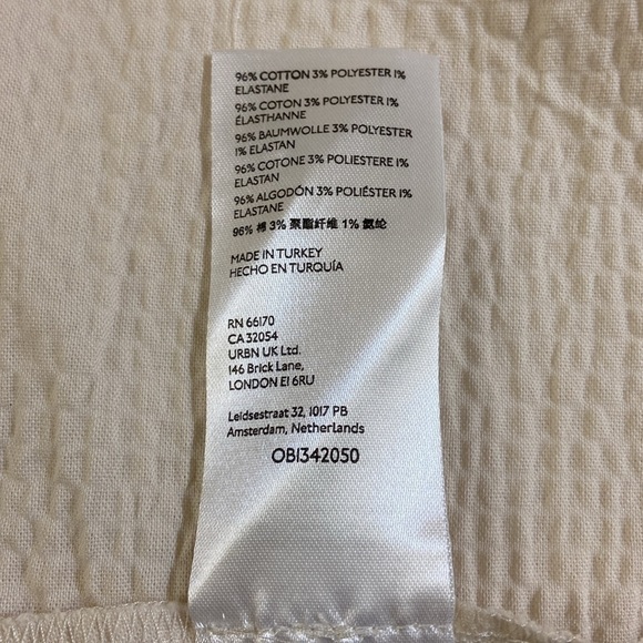 PILCRO TIE-FRONT, BUTTON DOWN FRONT, CREAM BLOUSE. LARGE - Picture 9 of 9